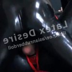 Rubber pop wordt geneukt! Rubber latex sekscondoom pak condoom mond