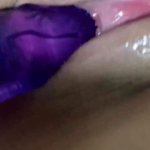 Grote dildo in nat poesje