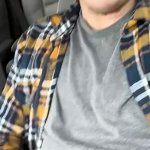 Bryce masturbeert snel in de auto