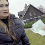Mother of two accepts cash for a nice round of cam sex