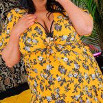 Curvy Big butt Milf Lou BBW with her big breasts is going solo