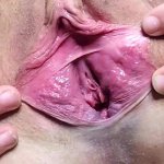 Spreading that pretty pussy open